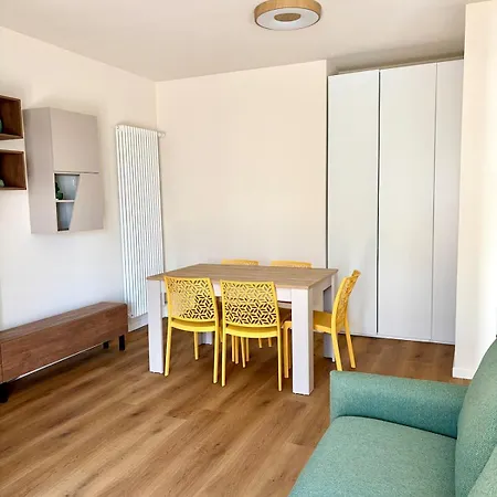 Sun - Bright With Sunny Terrace Apartament